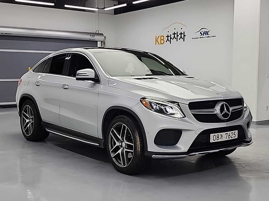 Mercedes Benz GLE Class - Vista 4