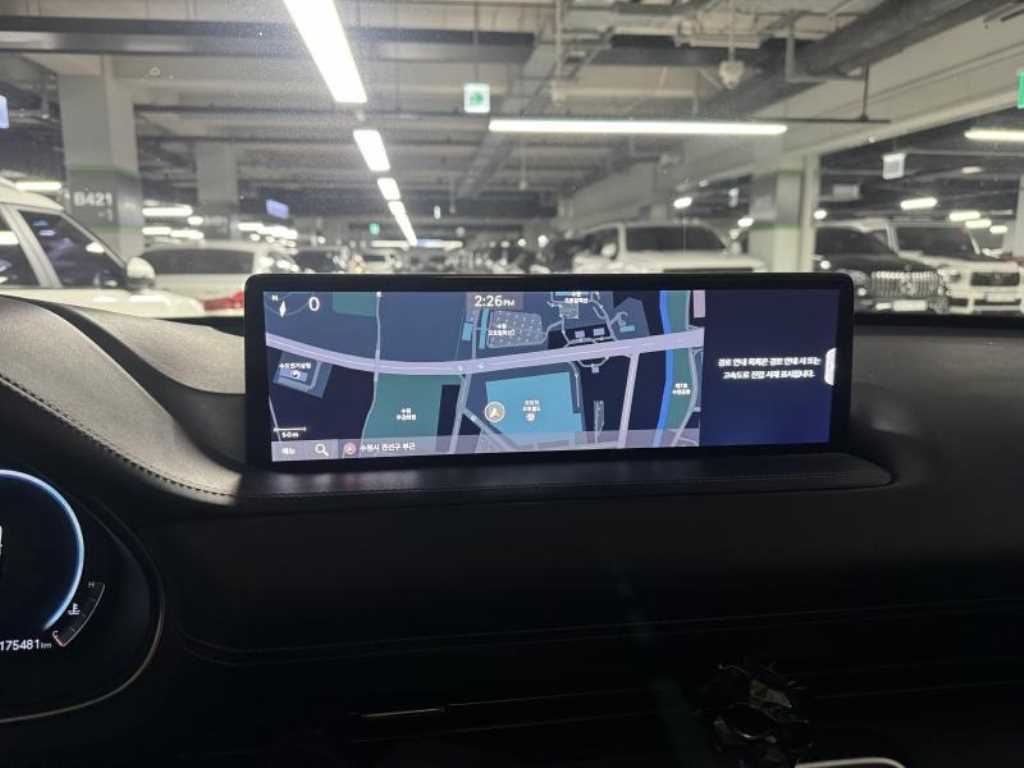 Genesis GV80 - Vista 5