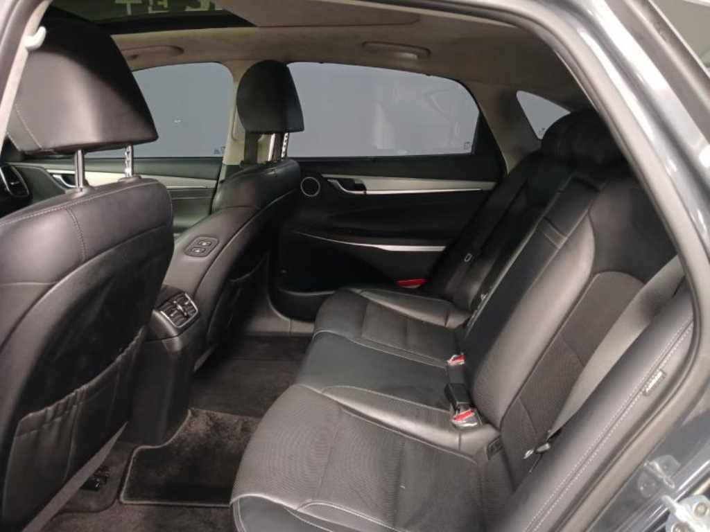 HYUNDAI Grandeur - Vista 7