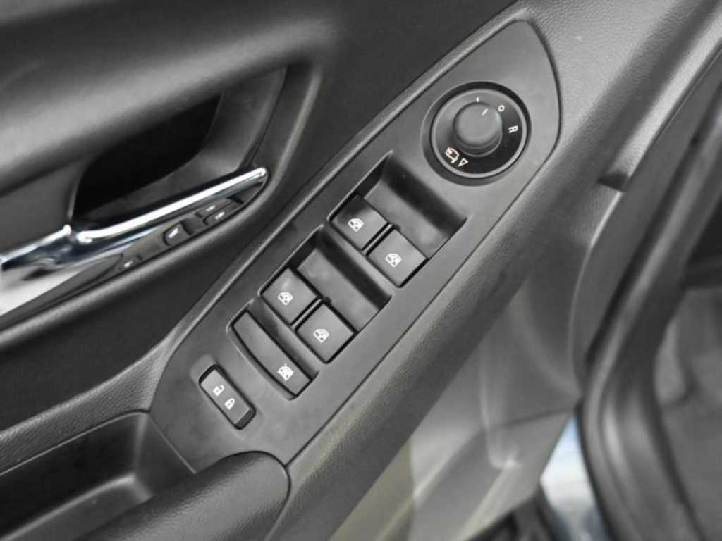 Chevrolet Trax 2022 Gris - Importación desde Corea - HF Imports Iquique - Foto 18