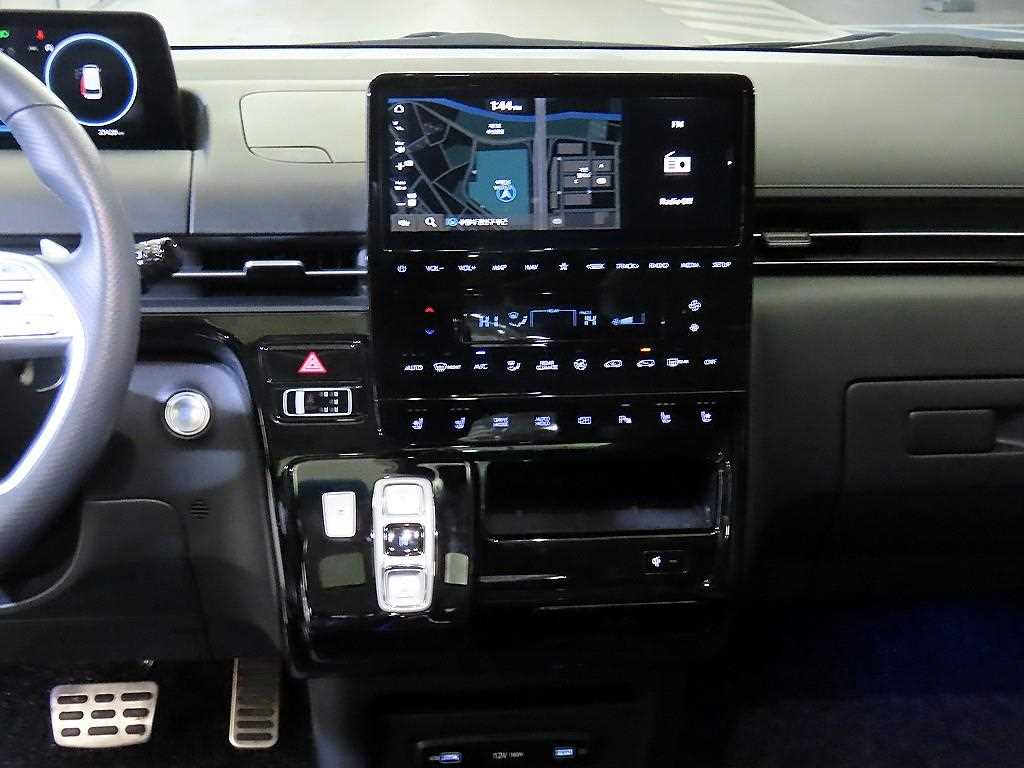 HYUNDAI Staria - Vista 11