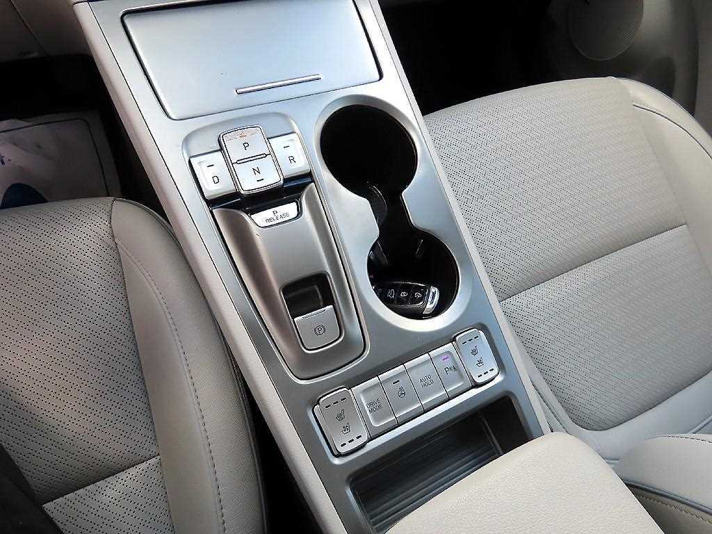 HYUNDAI Kona - Vista 11