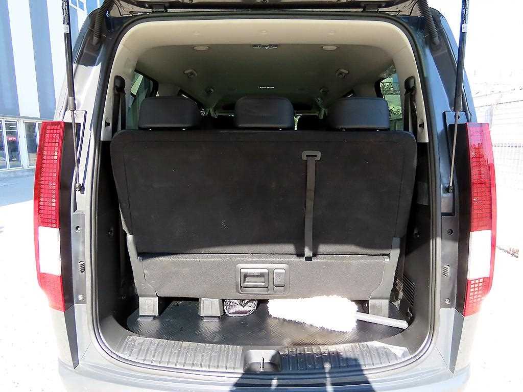 HYUNDAI Staria 2025 Gris - Importación desde Corea - HF Imports Iquique - Foto 17