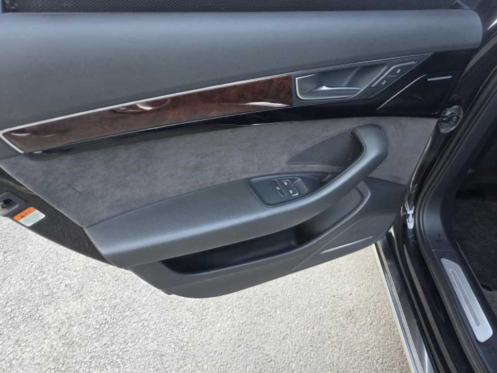Audi A8 - Vista 6