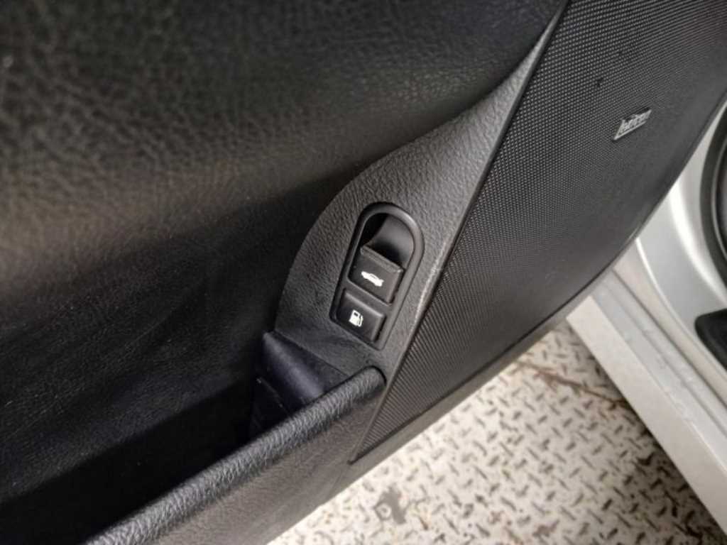 HYUNDAI Genesis - Vista 12