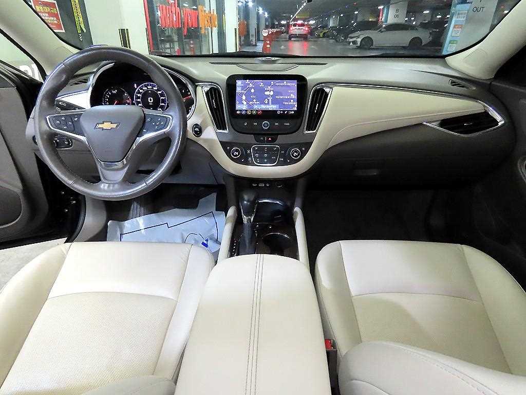 Chevrolet Malibu - Vista 10