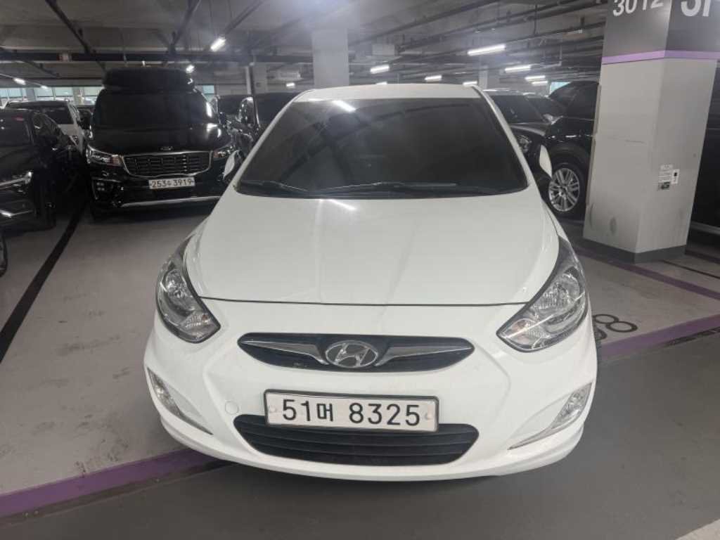 HYUNDAI Accent 2011 - Importación desde Corea - HF Imports Iquique - Foto 1
