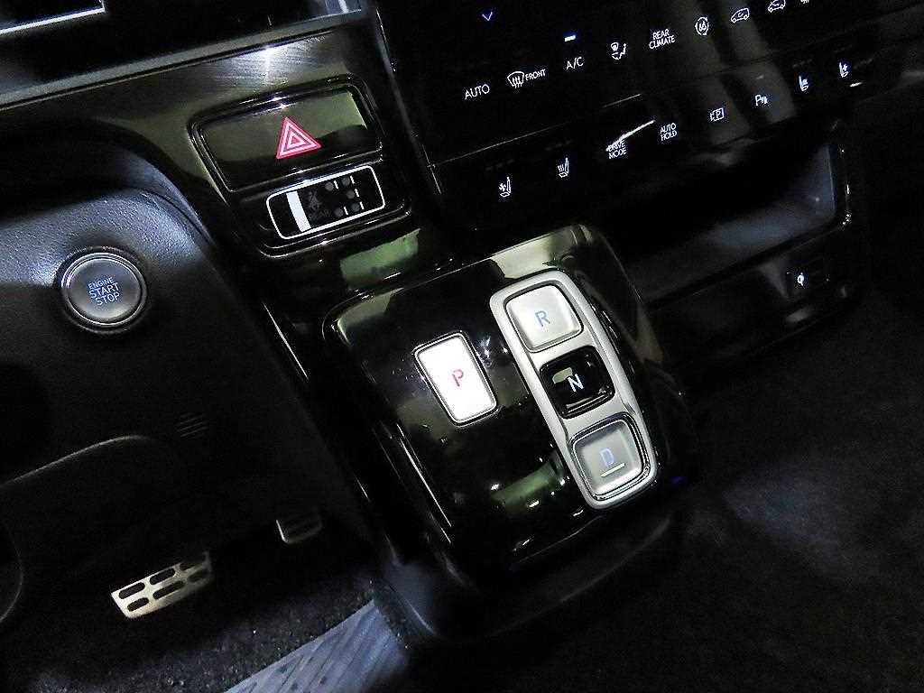 HYUNDAI Staria - Vista 12