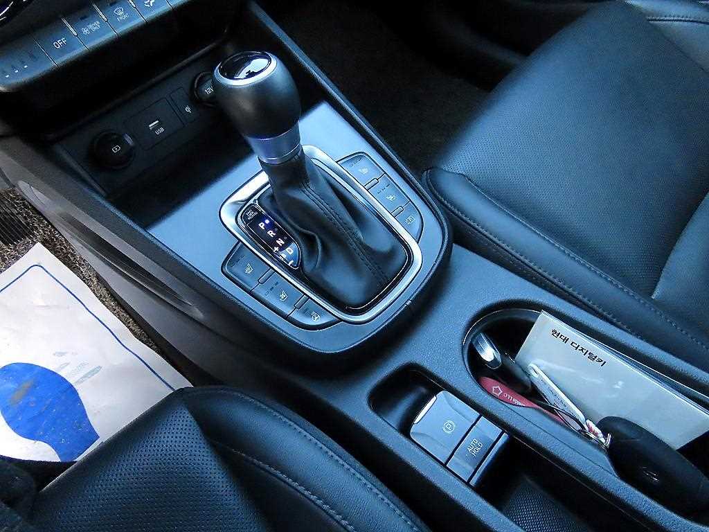 HYUNDAI Kona - Vista 11