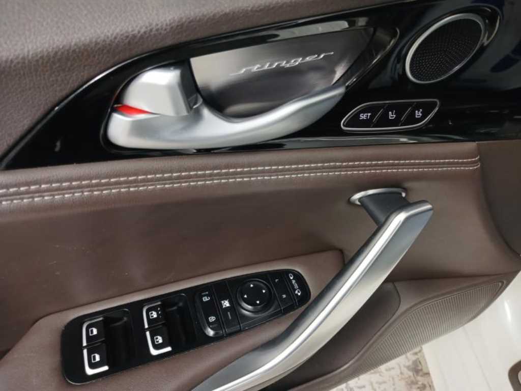 KIA Stinger - Vista 9