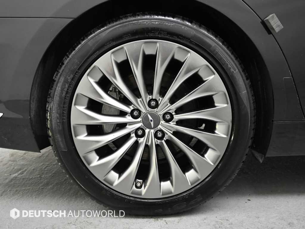 Genesis EQ900 - Vista 5