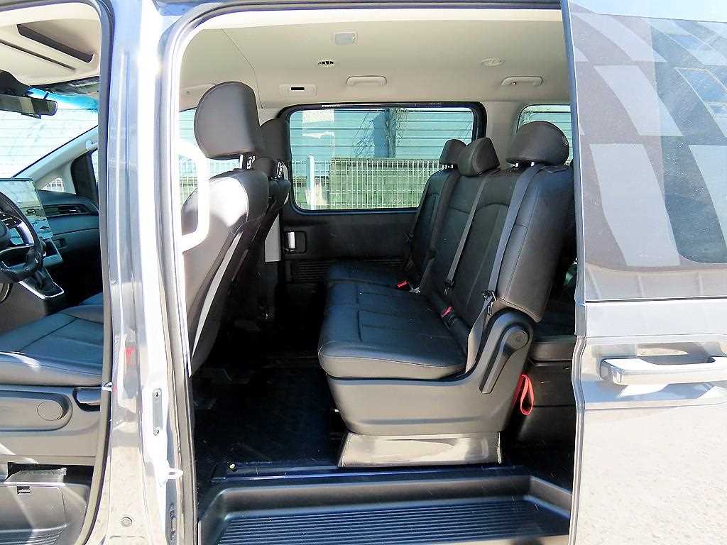 HYUNDAI Staria - Vista 6