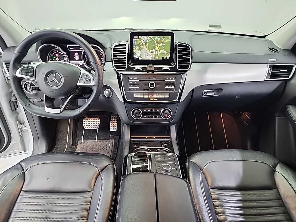 Mercedes Benz GLE Class - Vista 7