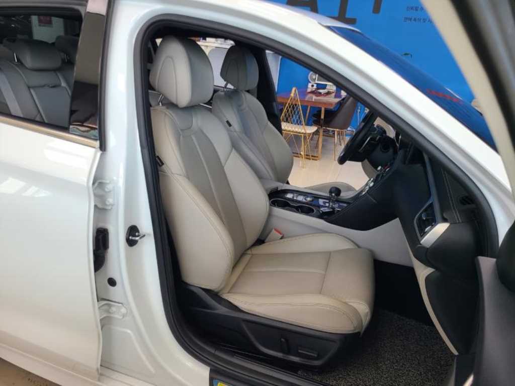 Genesis G70 - Vista 7