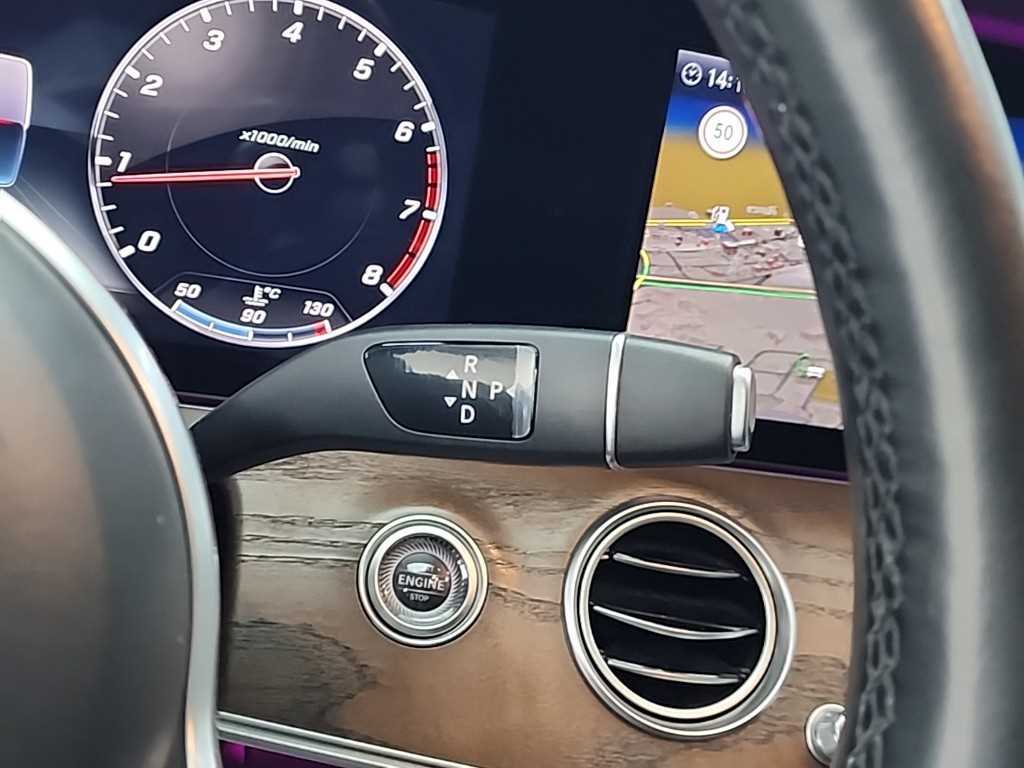 Mercedes Benz E class - Vista 8