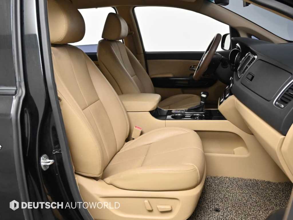 KIA Carnival - Vista 10