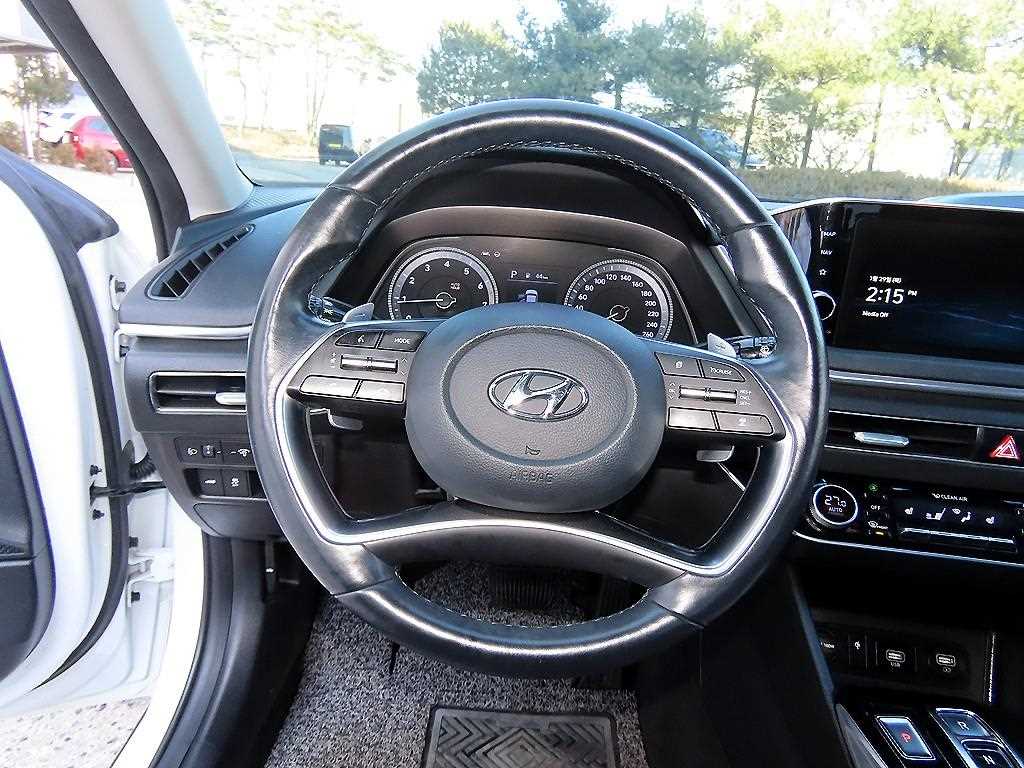 HYUNDAI Sonata - Vista 8