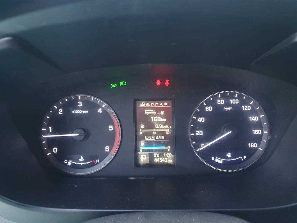 HYUNDAI Solati - Vista 5