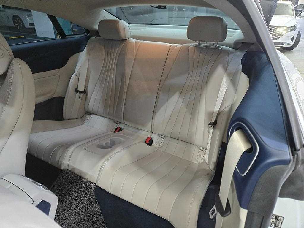 Mercedes Benz E class - Vista 7