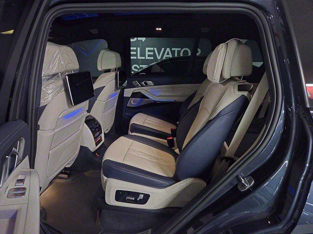 BMW X7 - Vista 6