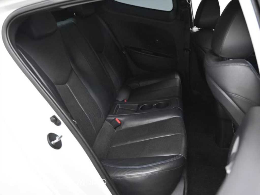 HYUNDAI Veloster - Vista 12