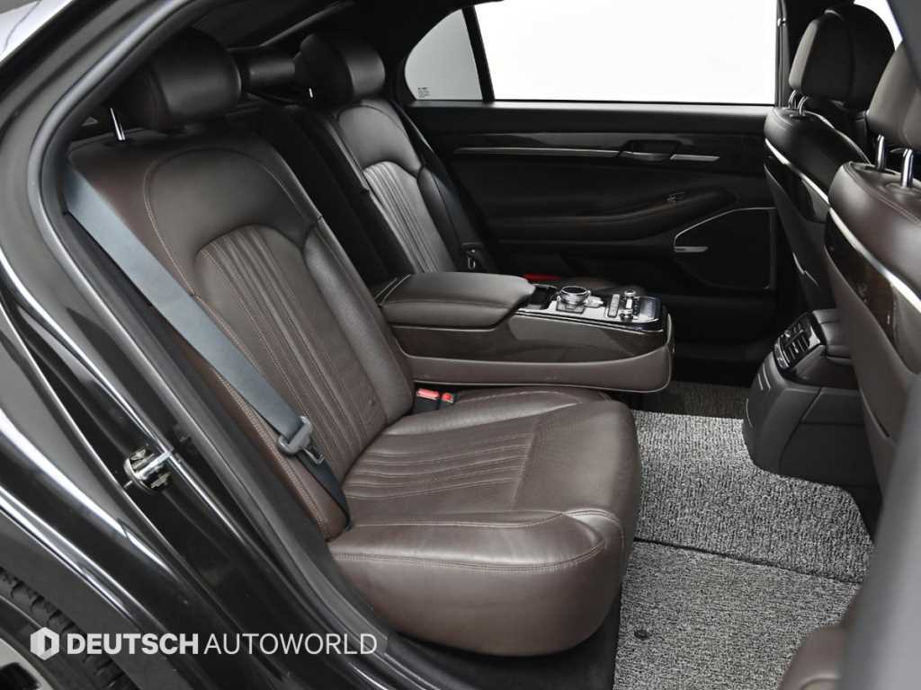 Genesis EQ900 - Vista 12