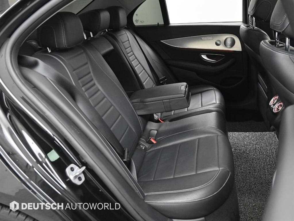 Mercedes Benz E class - Vista 12