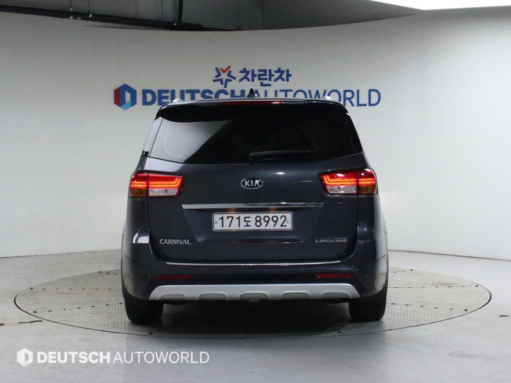 KIA Carnival - Vista 4