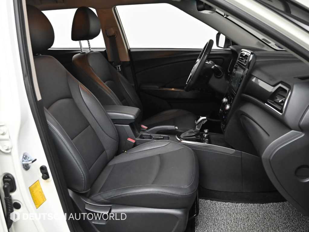 Ssangyong Tivoli - Vista 10