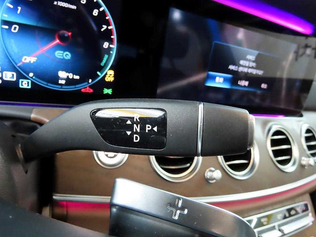 Mercedes Benz E class - Vista 10