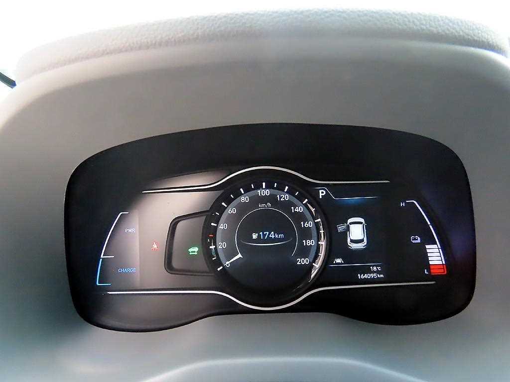 HYUNDAI Kona - Vista 9