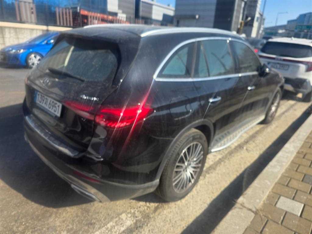 Mercedes Benz GLC Class - Vista 4