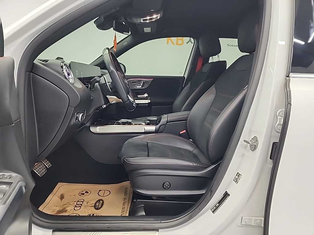 Mercedes Benz GLB Class - Vista 11