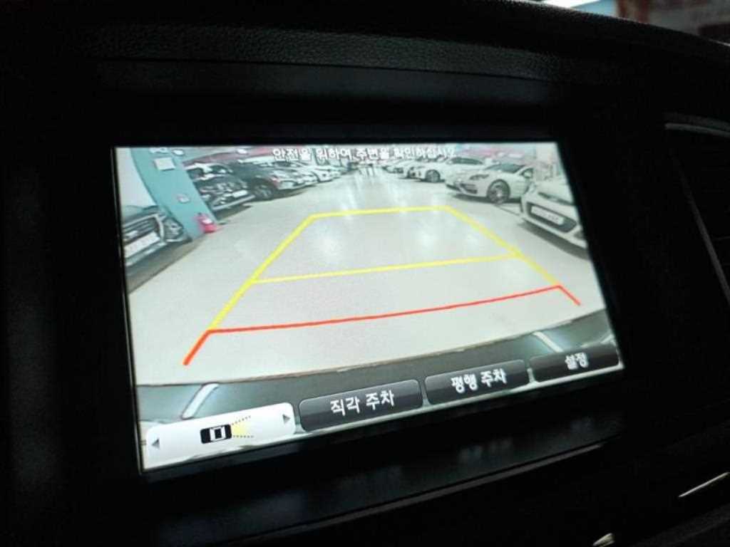 HYUNDAI Genesis - Vista 12