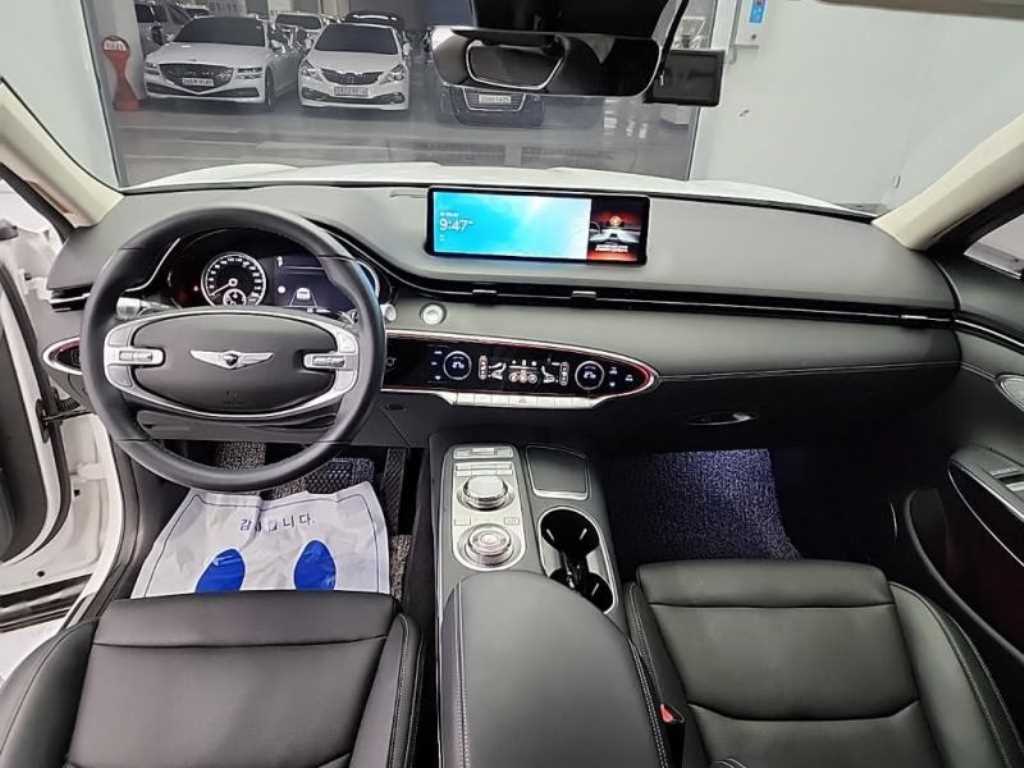 Genesis GV70 - Vista 7