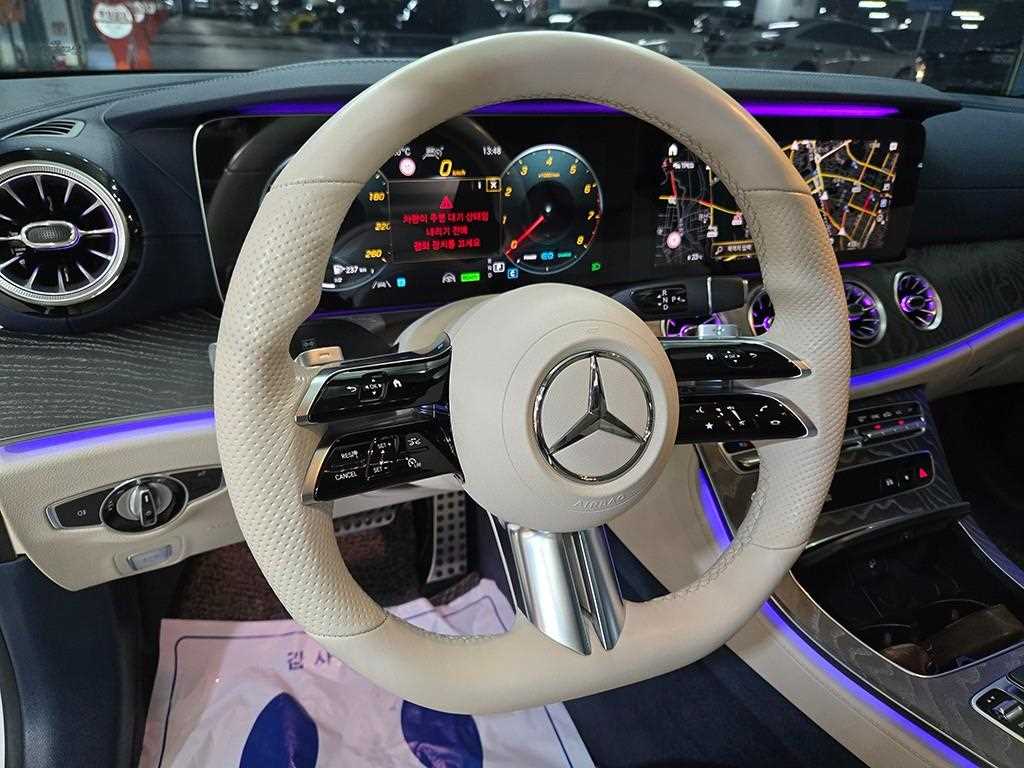 Mercedes Benz E class - Vista 8