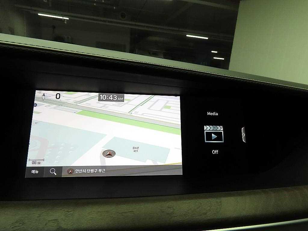 Genesis G90 - Vista 9