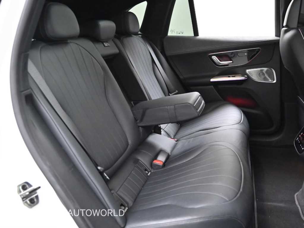 Mercedes Benz EQE - Vista 12