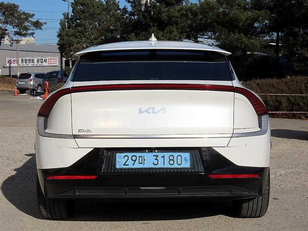 KIA EV6 - Vista 5