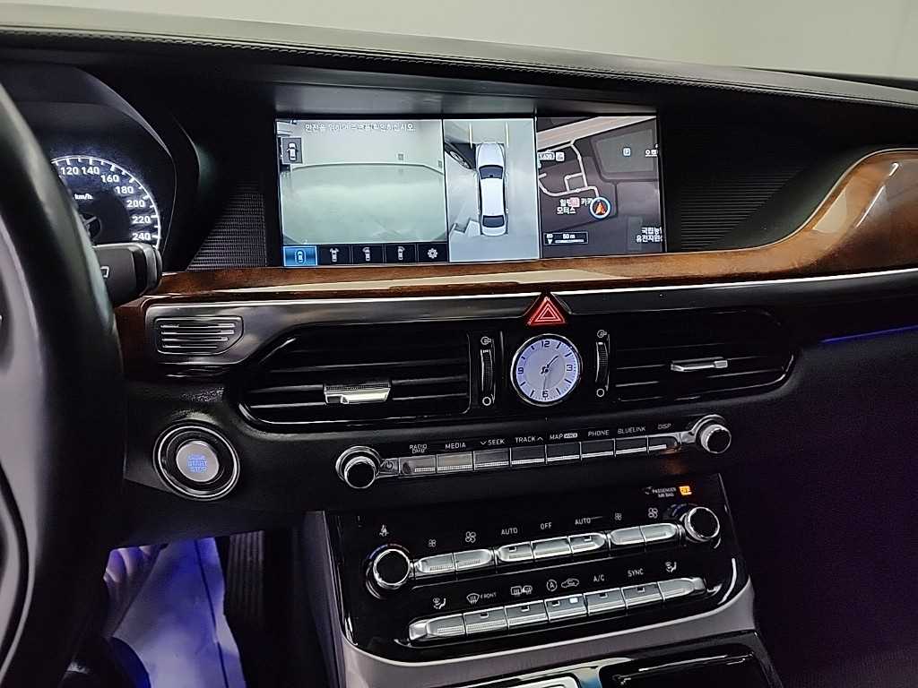 Genesis EQ900 - Vista 10