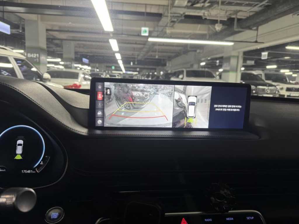 Genesis GV80 - Vista 6