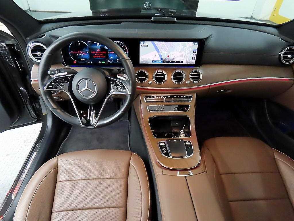 Mercedes Benz E class - Vista 7