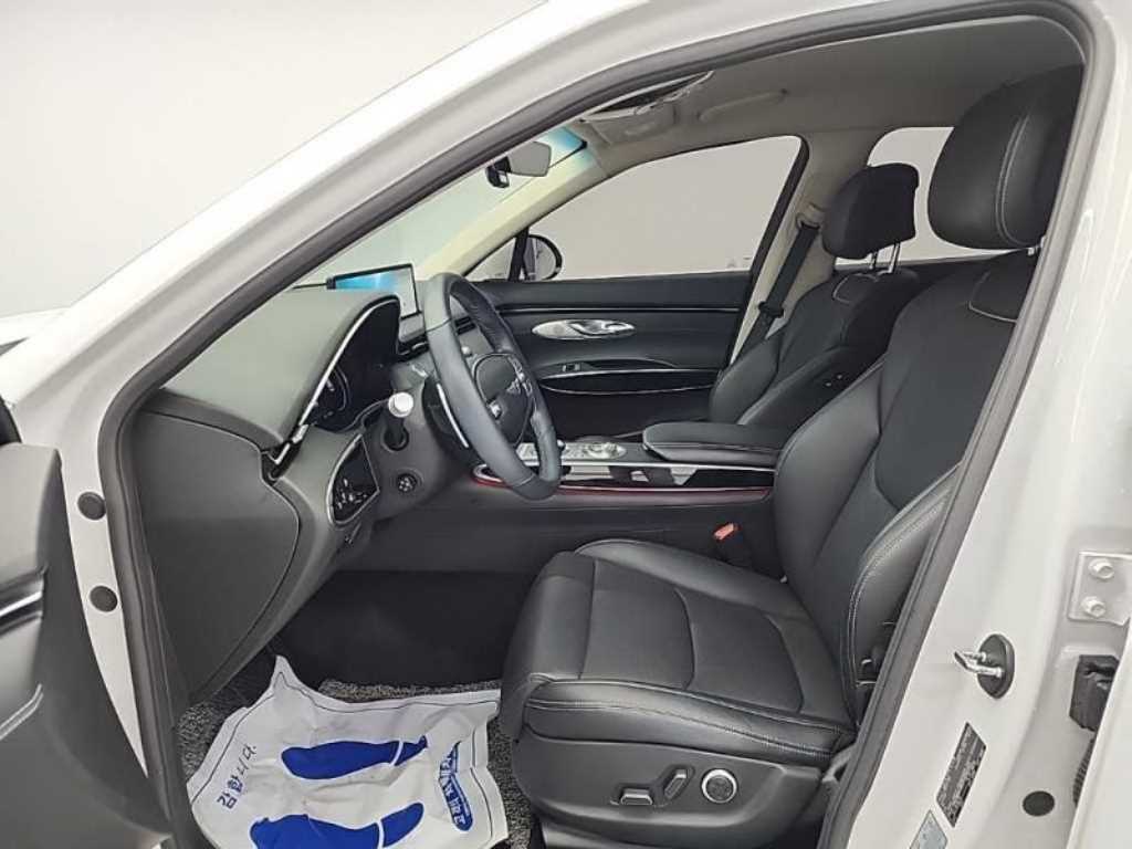 Genesis GV70 - Vista 11