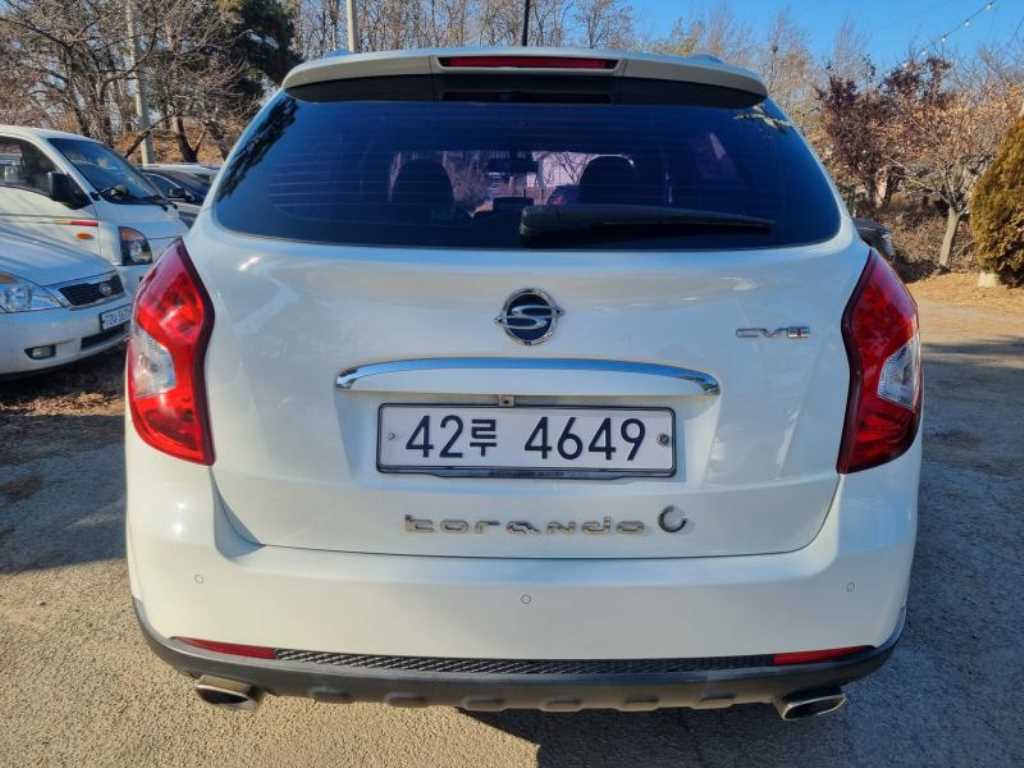 Ssangyong Korando - Vista 5
