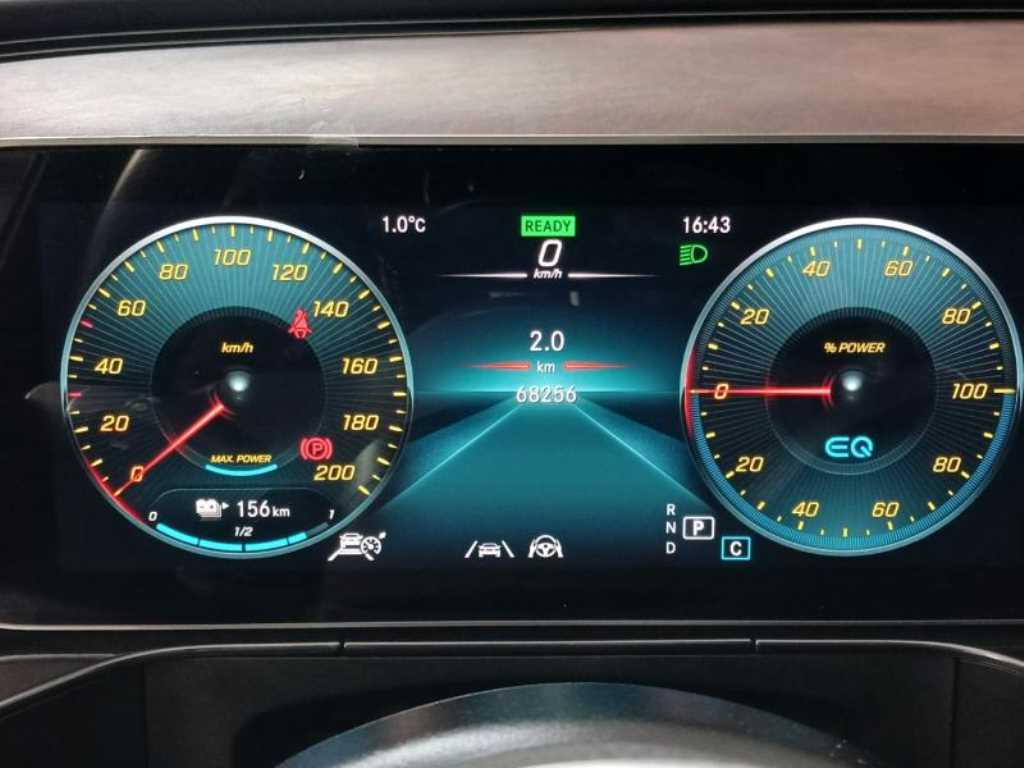 Mercedes Benz EQC - Vista 10