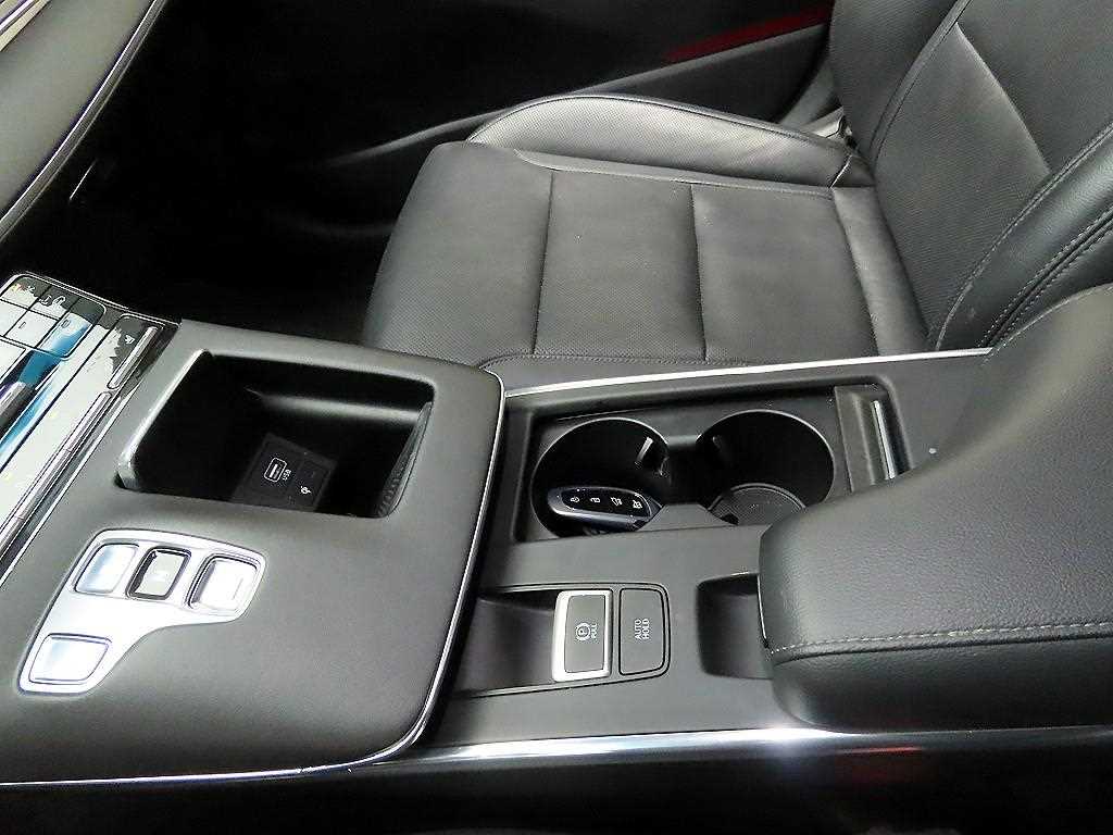 HYUNDAI Grandeur - Vista 10