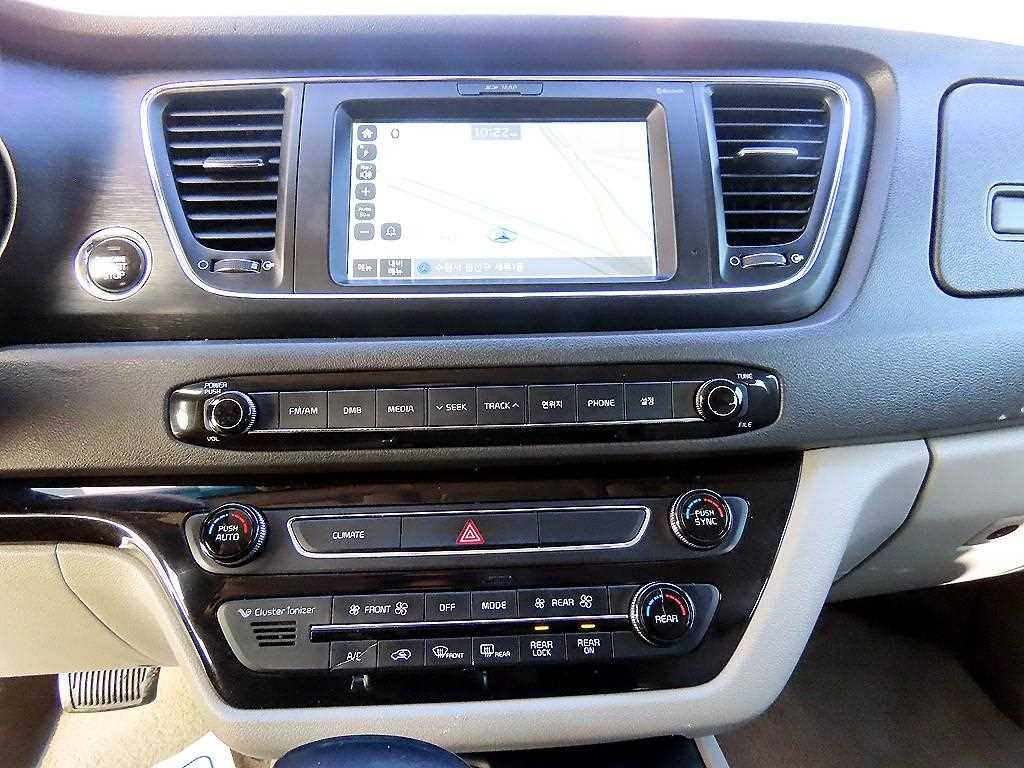 KIA Carnival 2017 - Importación desde Corea - HF Imports Iquique - Foto 14