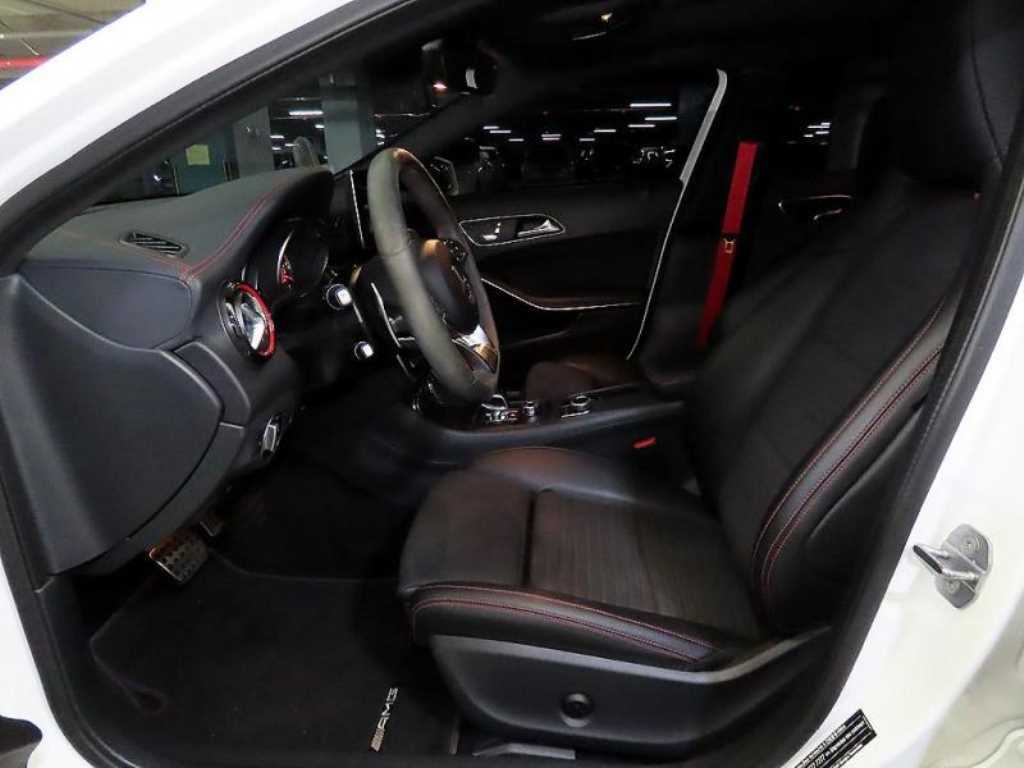 Mercedes Benz GLA Class - Vista 6