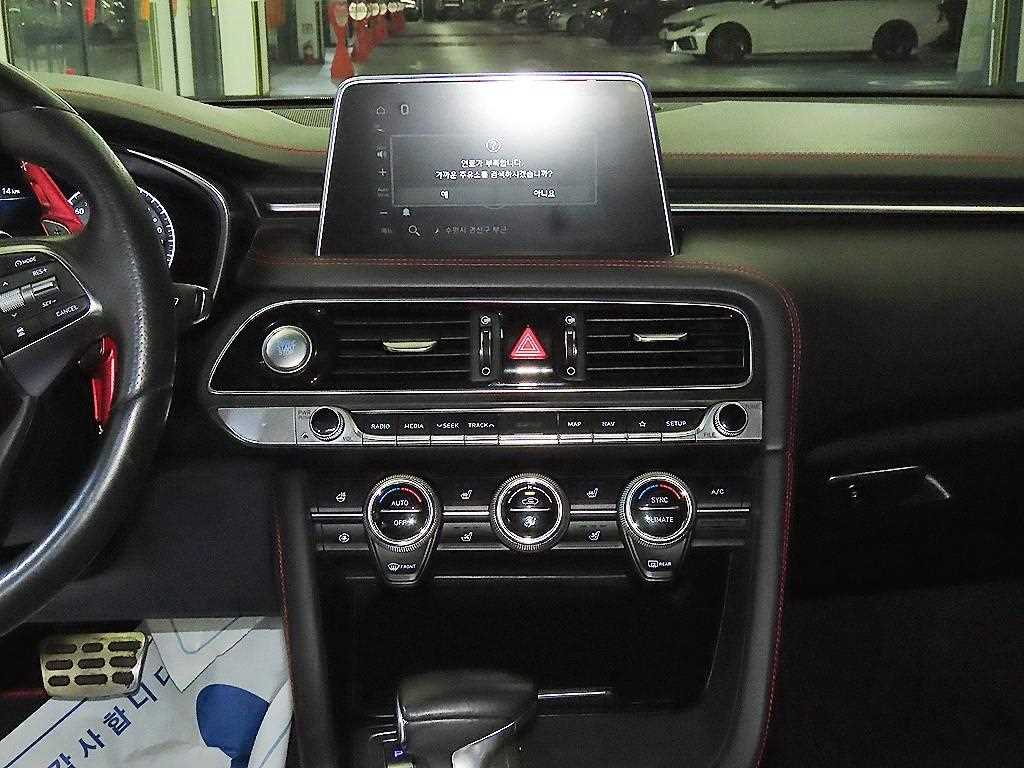 Genesis G70 - Vista 11