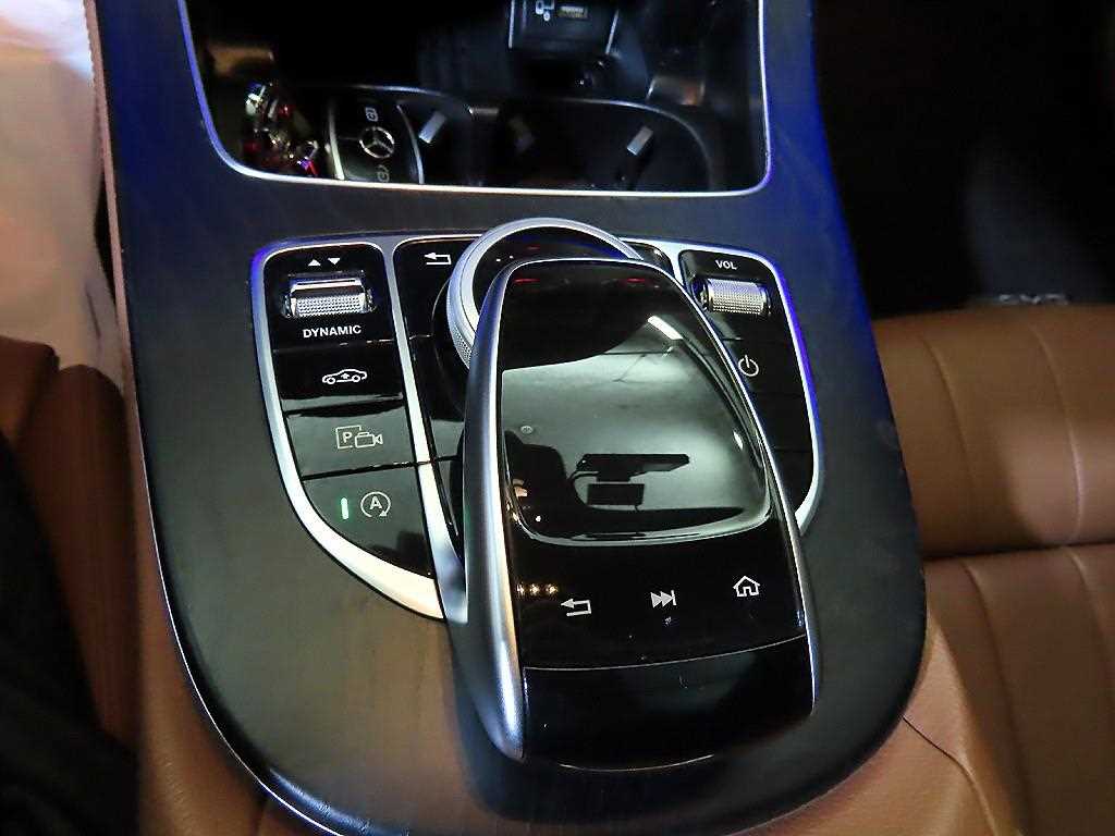 Mercedes Benz E class - Vista 11